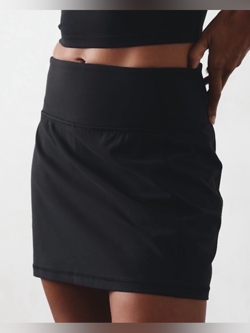 Athleta Salutation Stash High Rise 14 1/2 “ Skort Size Medium
